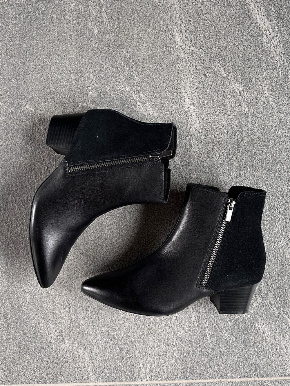 NIB Clarks "Ellanie Vibe" Black Leather Pointed Toe Ankle Booties Side Zip 7.5 - Picture 6 of 14